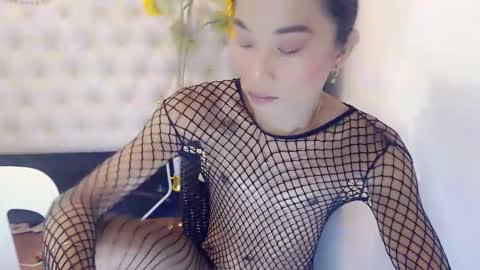 Snapshot of sexyshinixx chatting on 09-19-25, 10:10 sexyshinixx online show from 09-19-25, 10:10