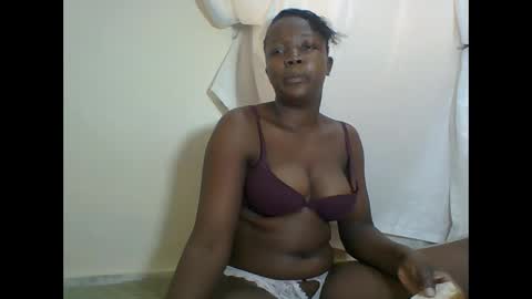 Snapshot of sexysleeky chatting on 02-21-25, 07:01 PAULINE online show from 02-21-25, 07:01