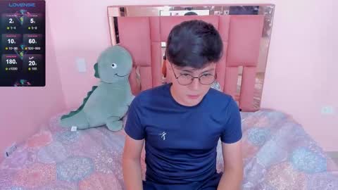 Snapshot of sexystteven chatting on 10-15-25, 04:12 Jeff online show from 10-15-25, 04:12