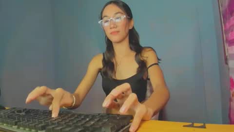 Amelia online show from 09-10-25, 04:07