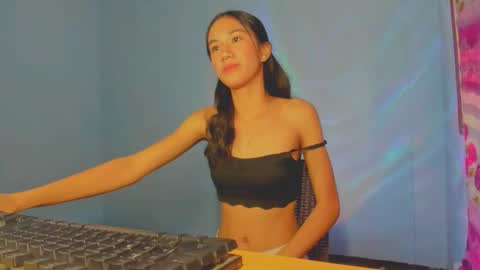 Amelia online show from 09-15-25, 04:07