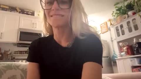 Snapshot of sexytiff6 chatting on 10-24-25, 05:48 sexytiff6 online show from 10-24-25, 05:48