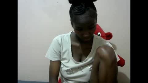 Snapshot of sexytinyy chatting on 05-21-26, 09:44 maria online show from 05-21-26, 09:44