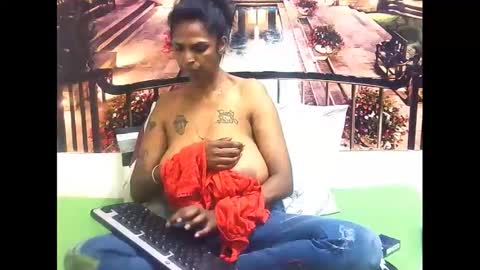 Snapshot of sexyva4u2luv chatting on 02-08-25, 06:12 sexyva4u2luv online show from 02-08-25, 06:12