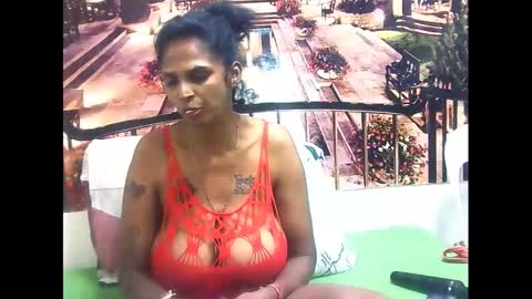 Snapshot of sexyva4u2luv chatting on 02-11-25, 06:01 sexyva4u2luv online show from 02-11-25, 06:01