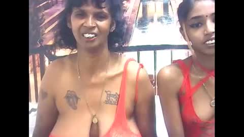 Snapshot of sexyva4u2luv chatting on 02-18-25, 12:17 sexyva4u2luv online show from 02-18-25, 12:17