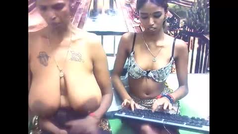 Snapshot of sexyva4u2luv chatting on 02-20-25, 10:05 sexyva4u2luv online show from 02-20-25, 10:05