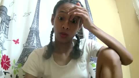 Snapshot of sexyvalie chatting on 12-17-24, 03:39 Sexyvalie online show from 12-17-24, 03:39
