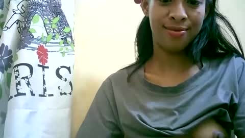 Snapshot of sexyvalie chatting on 12-22-24, 12:05 Sexyvalie online show from 12-22-24, 12:05