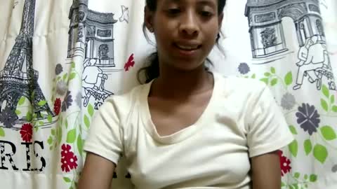 Snapshot of sexyvalie chatting on 01-15-25, 05:05 Sexyvalie online show from 01-15-25, 05:05