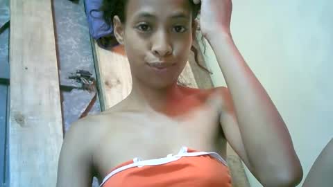 Snapshot of sexyvalie chatting on 02-20-25, 07:34 Sexyvalie online show from 02-20-25, 07:34