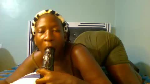 VIVIAN online show from 01-31-25, 11:24