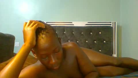 VIVIAN online show from 02-15-25, 03:17