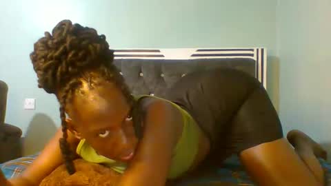 VIVIAN online show from 03-01-25, 08:42