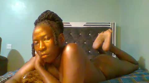 VIVIAN online show from 03-12-25, 10:48