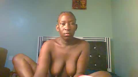 VIVIAN online show from 09-21-25, 05:42