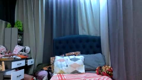 Snapshot of sexyxenaaa chatting on 01-14-26, 02:44 Xenaaa online show from 01-14-26, 02:44