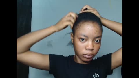 sexyxpeach online show from 10-19-25, 04:18