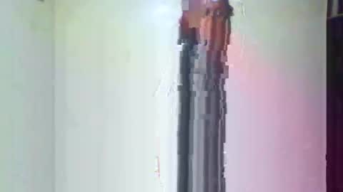 Snapshot of sexyy_tiny chatting on 02-04-25, 12:22 Mel online show from 02-04-25, 12:22