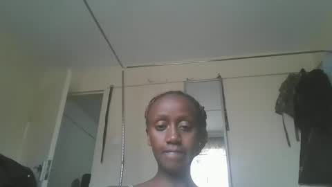 Snapshot of sexyy_tiny chatting on 09-24-25, 10:29 Mel online show from 09-24-25, 10:29