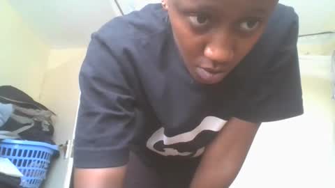 Snapshot of sexyy_tiny chatting on 10-10-25, 10:47 Mel online show from 10-10-25, 10:47