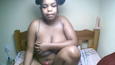 sexyyred_ online show from 05-05-26, 04:26
