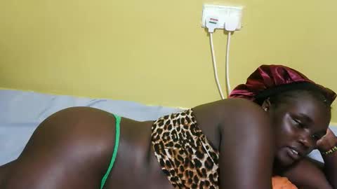 Zella online show from 04-26-26, 04:59