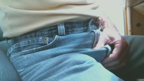 Snapshot of sflgentlman chatting on 09-10-25, 07:25 Bruce online show from 09-10-25, 07:25