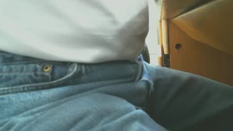 Snapshot of sflgentlman chatting on 09-17-25, 05:36 Bruce online show from 09-17-25, 05:36