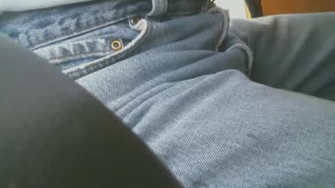 Snapshot of sflgentlman chatting on 09-25-25, 03:38 Bruce online show from 09-25-25, 03:38