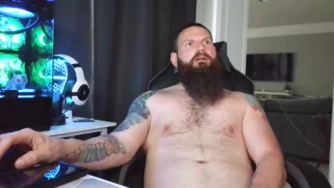 Snapshot of sflmarriedguy chatting on 04-17-26, 01:36 SouthFloridaStr8guy online show from 04-17-26, 01:36
