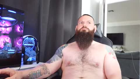 Snapshot of sflmarriedguy chatting on 04-25-26, 01:03 SouthFloridaStr8guy online show from 04-25-26, 01:03