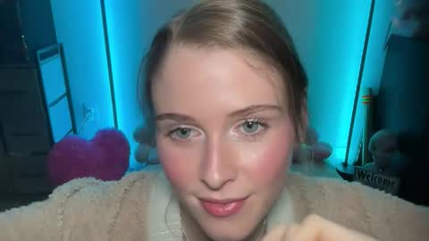 Snapshot of shadebabe chatting on 04-08-26, 02:00 shadebabe online show from 04-08-26, 02:00