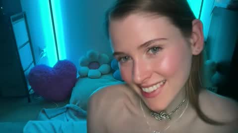 Snapshot of shadebabe chatting on 04-08-26, 02:17 shadebabe online show from 04-08-26, 02:17