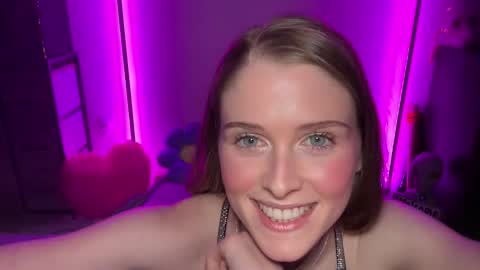 Snapshot of shadebabe chatting on 04-19-26, 08:02 shadebabe online show from 04-19-26, 08:02