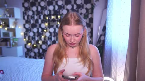 Sindy and Nancy  Next stream 1 December  online show from 03-03-26, 06:52