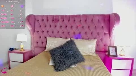 Shaina online show from 10-18-25, 08:20