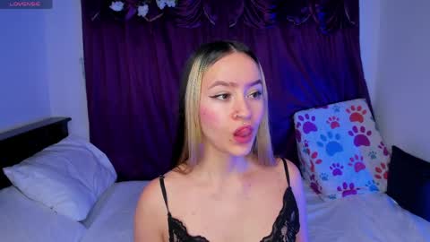 Shaira Clark online show from 05-13-26, 02:53