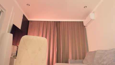 Snapshot of shaix_xx chatting on 12-15-25, 01:59 Yanmei online show from 12-15-25, 01:59