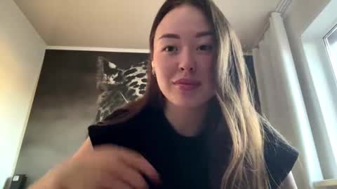 Snapshot of shakitaconnett chatting on 11-16-25, 03:23 Hana online show from 11-16-25, 03:23