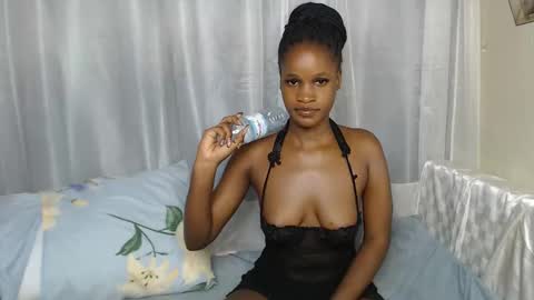 Snapshot of shaky396294 chatting on 10-13-25, 01:11 shaky xxx online show from 10-13-25, 01:11