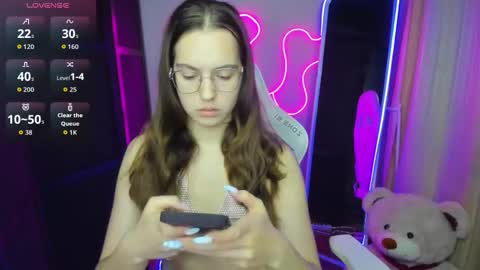 Vivian online show from 09-16-25, 03:13