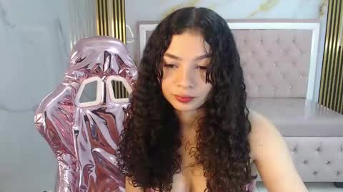 Snapshot of shalon_diaz_sub chatting on 12-07-24, 01:07 Shalon online show from 12-07-24, 01:07