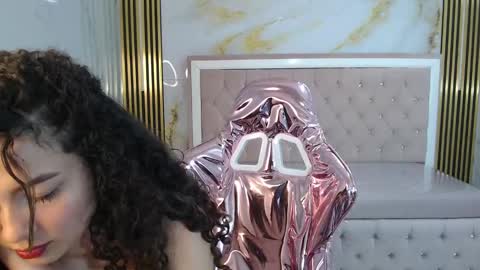 Snapshot of shalon_diaz_sub chatting on 12-18-24, 04:28 Shalon online show from 12-18-24, 04:28