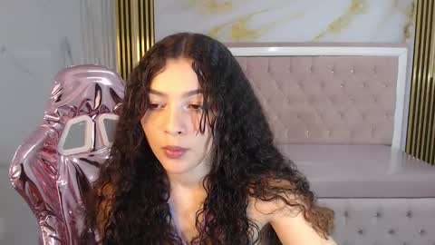 Snapshot of shalon_diaz_sub chatting on 12-26-24, 01:10 Shalon online show from 12-26-24, 01:10