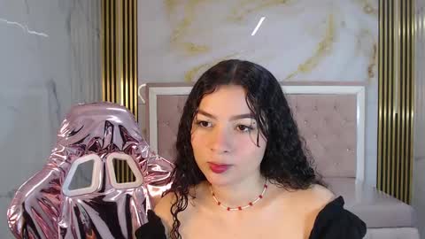 Snapshot of shalon_diaz_sub chatting on 12-27-24, 01:07 Shalon online show from 12-27-24, 01:07