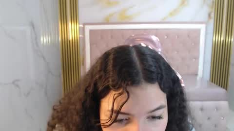 Snapshot of shalon_diaz_sub chatting on 01-09-25, 04:06 Shalon online show from 01-09-25, 04:06