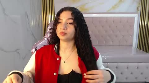 Snapshot of shalon_diaz_sub chatting on 01-11-25, 01:01 Shalon online show from 01-11-25, 01:01