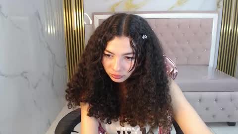 Snapshot of shalon_diaz_sub chatting on 01-13-25, 04:08 Shalon online show from 01-13-25, 04:08