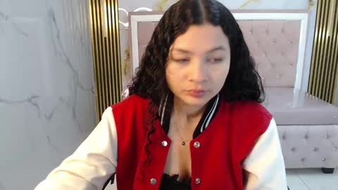 Snapshot of shalon_diaz_sub chatting on 01-14-25, 01:06 Shalon online show from 01-14-25, 01:06